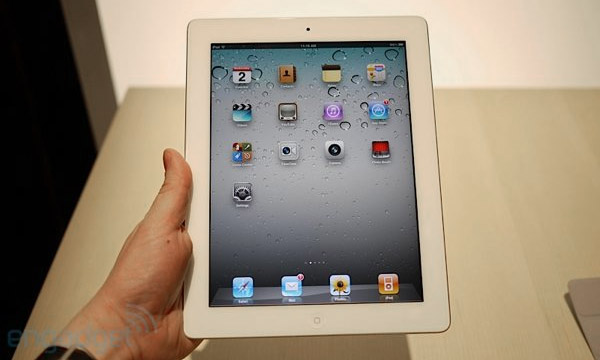планшет Apple iPad 2 живые фото